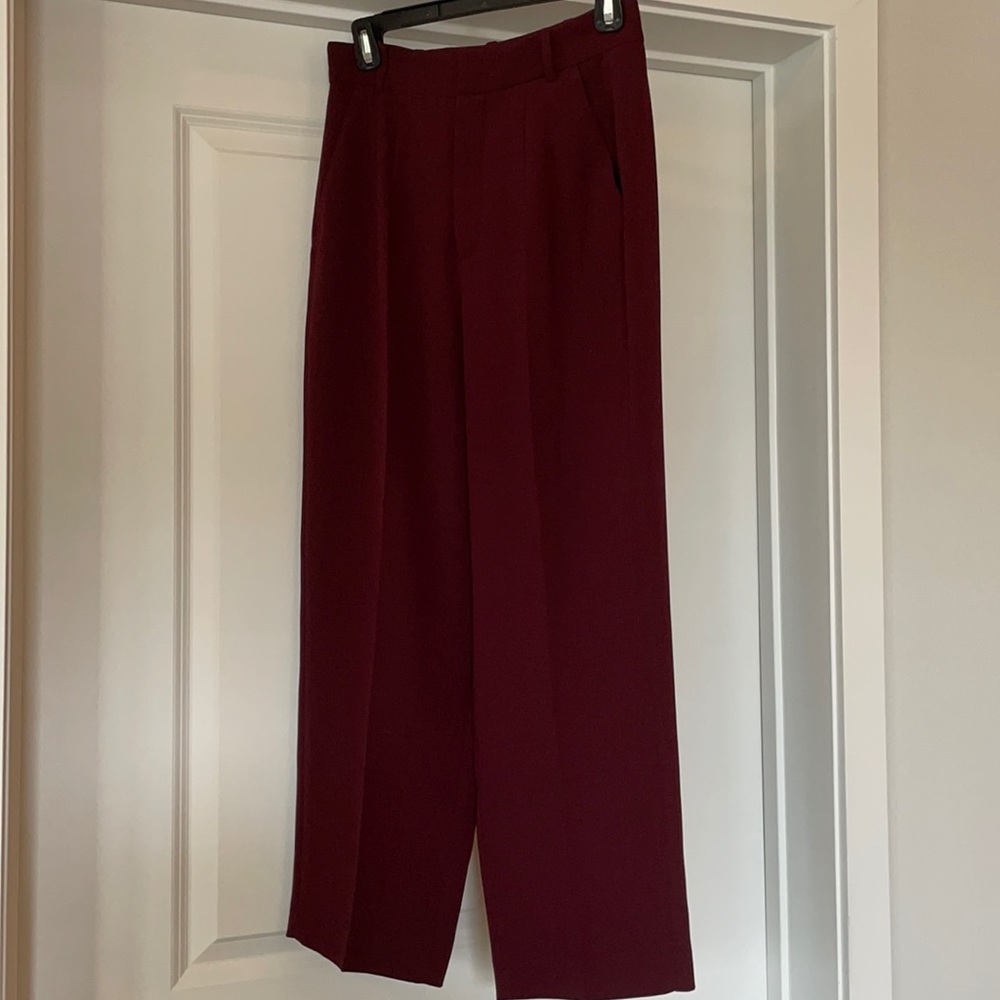 ZARA LIKE NEW HIGH WAISTED BURGUNDY PANTS. SIZE XS.